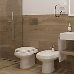 فندق Eraora Village 4*