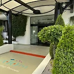 Eraora Village فندق