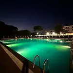 Eraora Village فندق ياتّيباليا